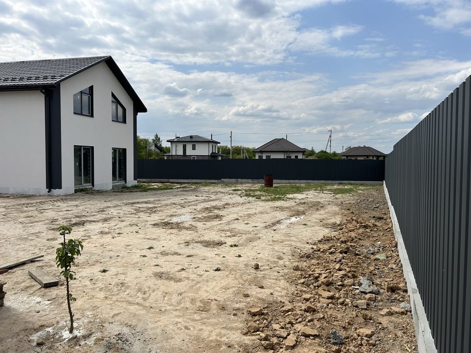 Готовий будинок ! 135 м2, 8 сот землі, 17 квт світло, можливий газ