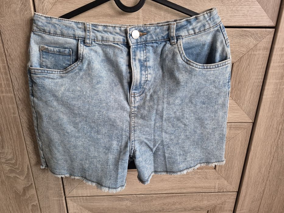 Krótkie spodenki spodnie Sinsay rozmiar 164 dżinsy jeansy