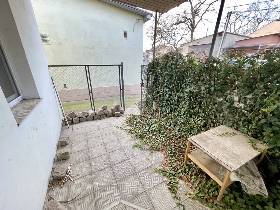 Продам двоповерховий будинок в Центрі!