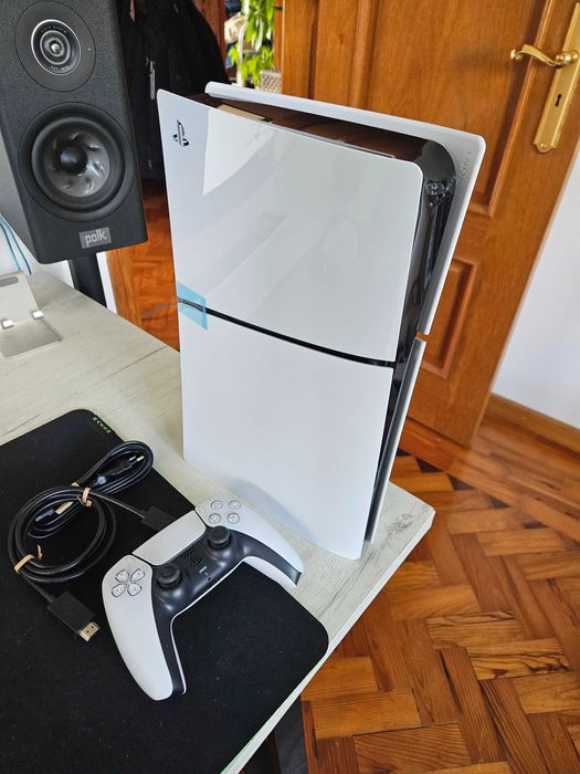 Consola Playstation 5 Slim Standard 1TB c/3 anos de garantia