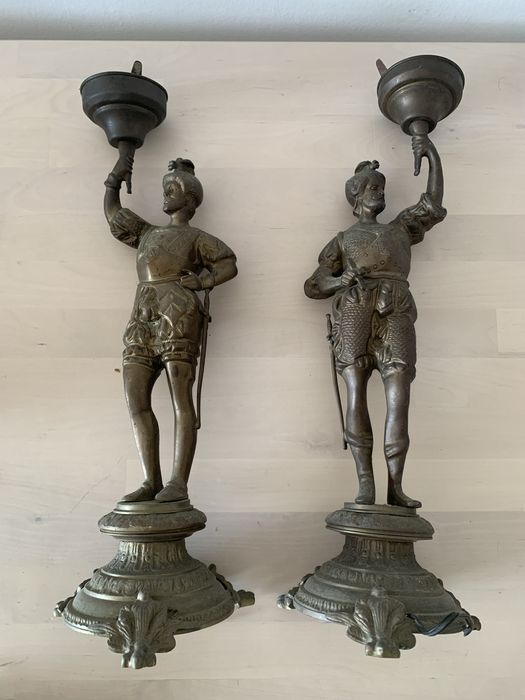 Várias peças em latão (tudo 50 euros)