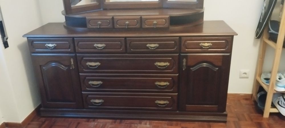 Cómoda mogno 1,65m  comprimento