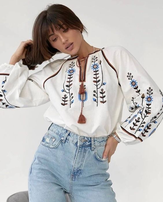 Жіночі вишиванки .