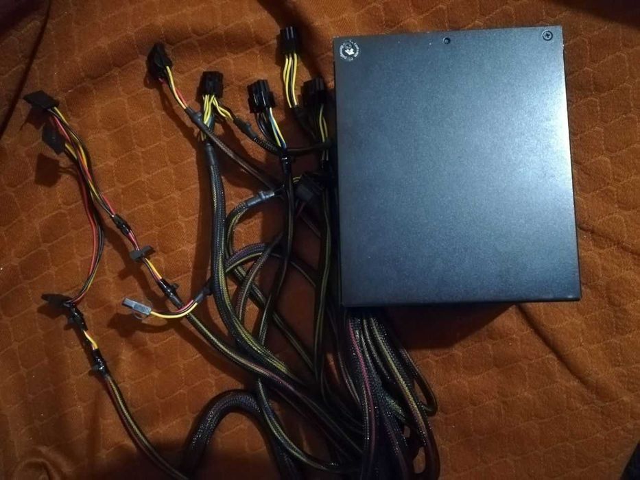 Блок живлення Hiper Type M 670 ватт сата молекс 6+2 8 пін ігровий