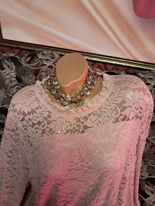 Гипюровое платье сукня з широкими рукавами.