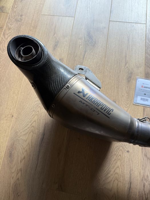 Escape MT07 Akrapovic Titanium Carbono c/ Gravação a Laser Euro 4