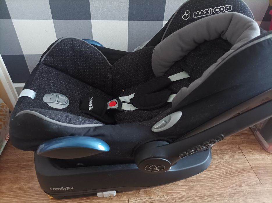 Maxi Cosi nosidełko z bazą