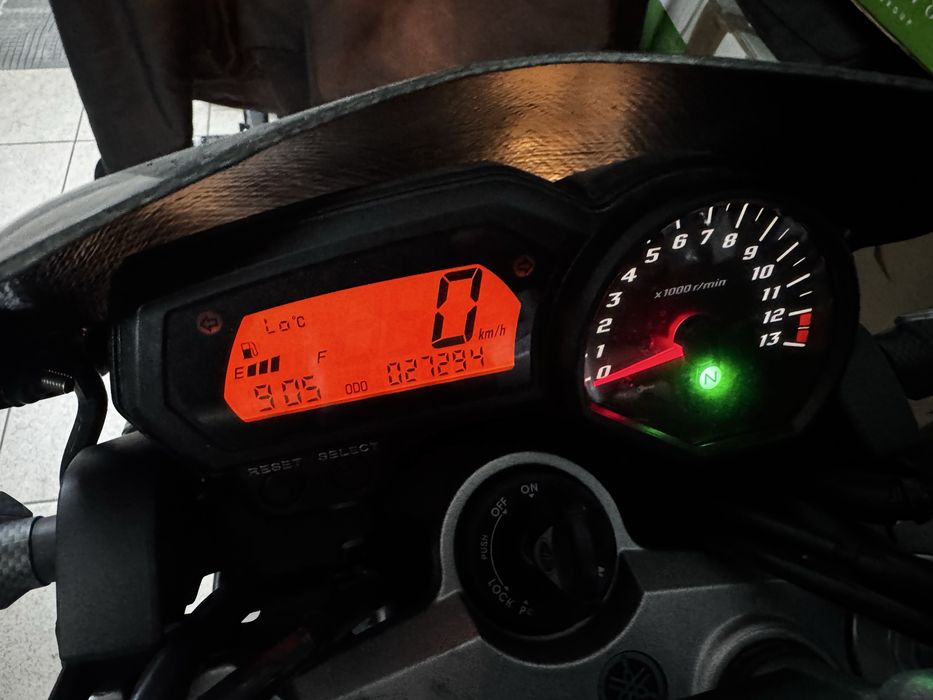 Yamaha FZ1 como nova