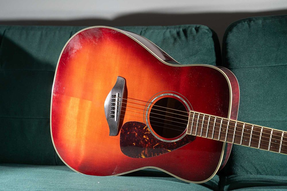 Yamaha FG740SFM VCS - gitara akustyczna, lity top, podpalany klon, stan bdb