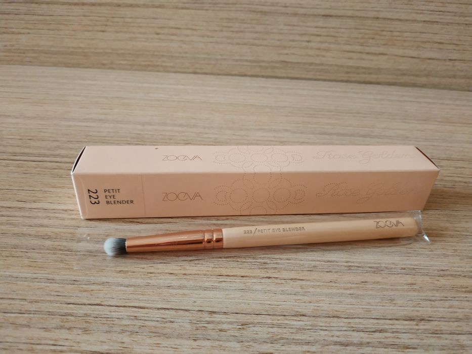 Продам кисть 223 PETIT EYE BLENDER от Zoeva