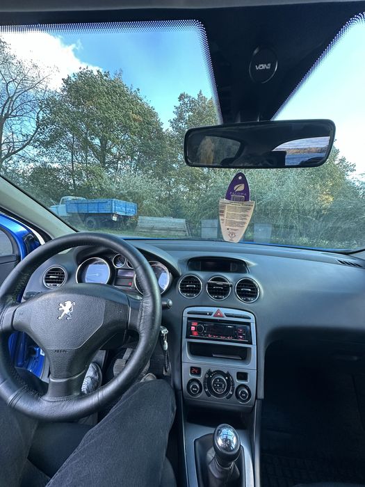 Продам peugeot 308 2010року