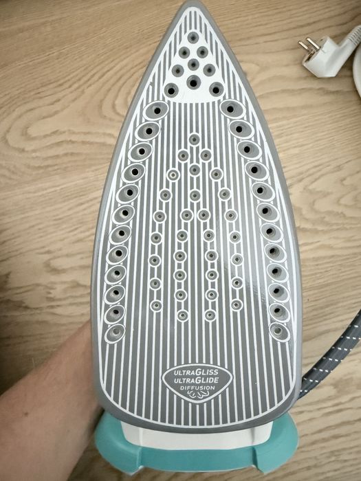 Stacja parowa Tefal Effectis Plus GV6721E0