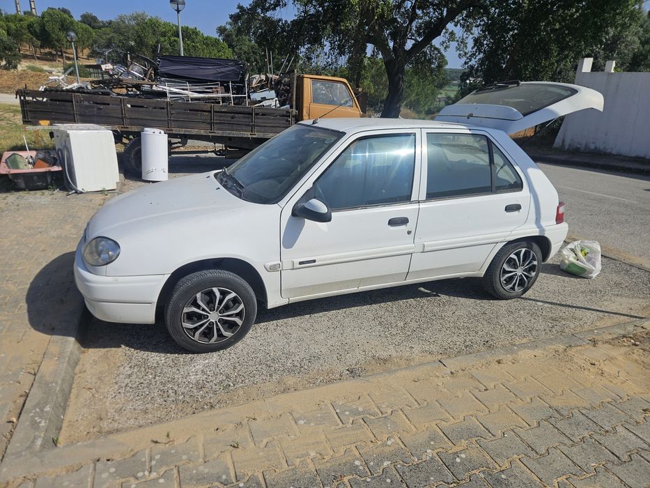 Vendo Citroën  1100 a andar sem qualquer  problema de maior, com pequenas coisas a fazer.