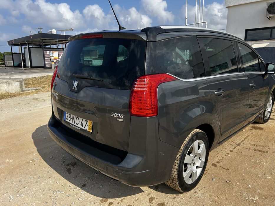 Peugeot 5008 e-HDi