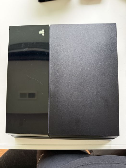 PlayStation 4 + akcesoria