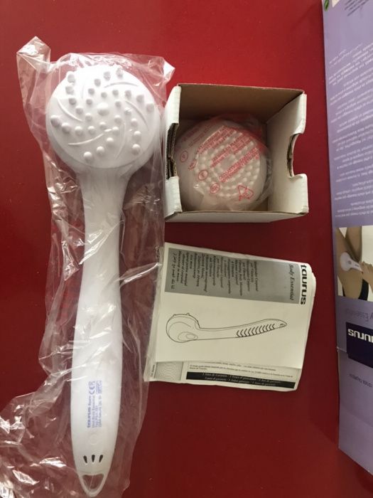 Escova massajadora da Taurus Body essencial com 2 funções