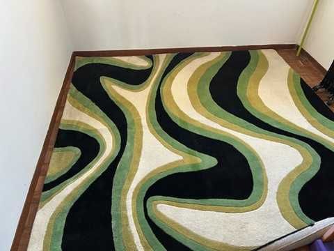 Tapete feito à mão com certificado de autor