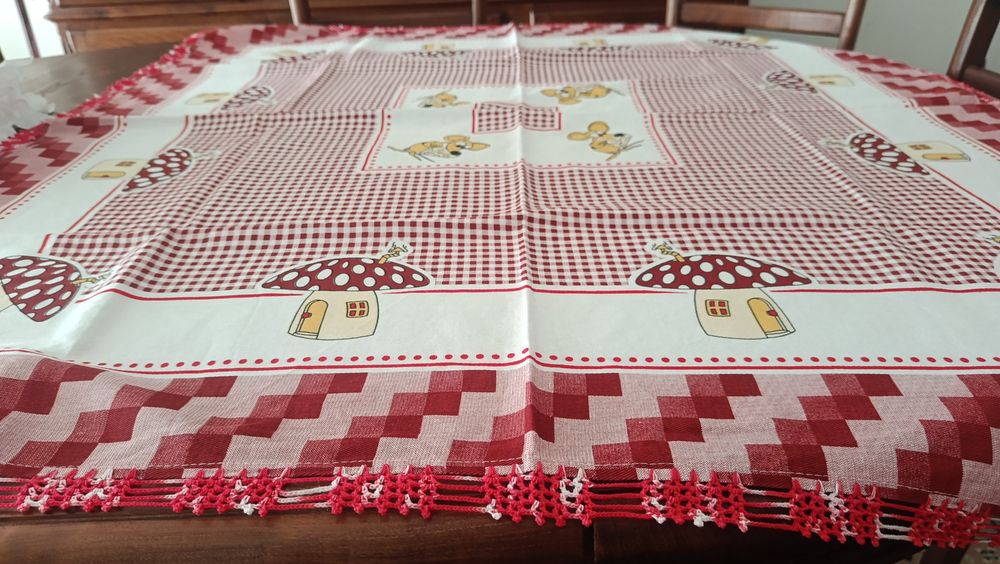 Toalha com remate em crochê - nova