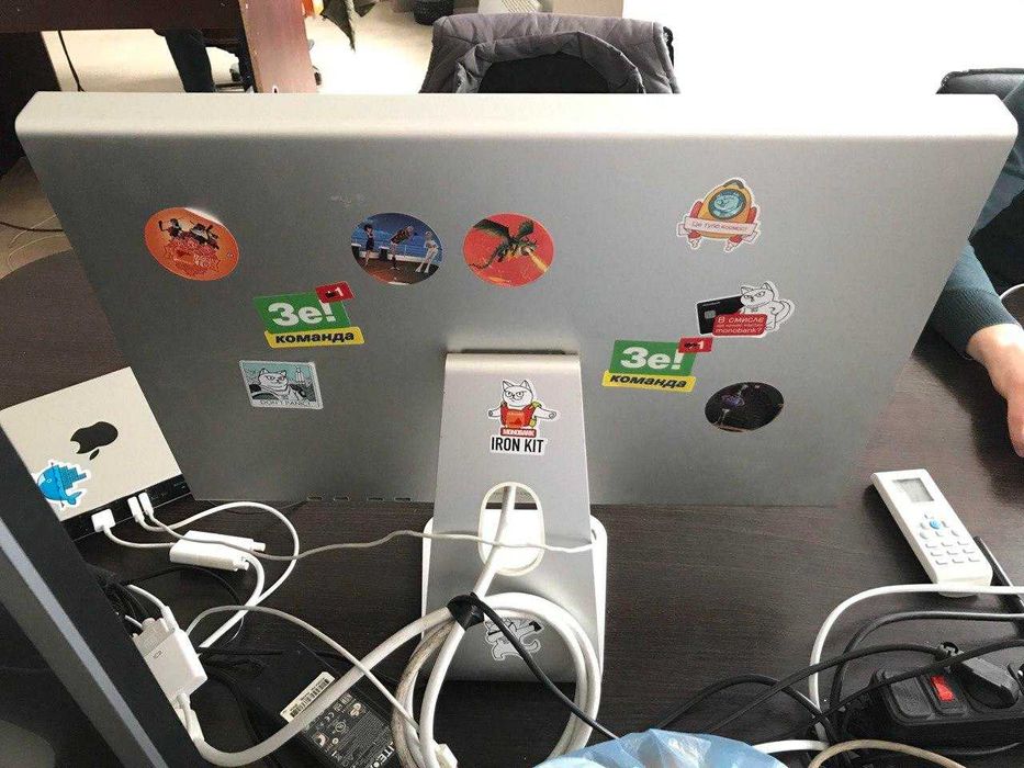 Apple Cinema HD Display 23"