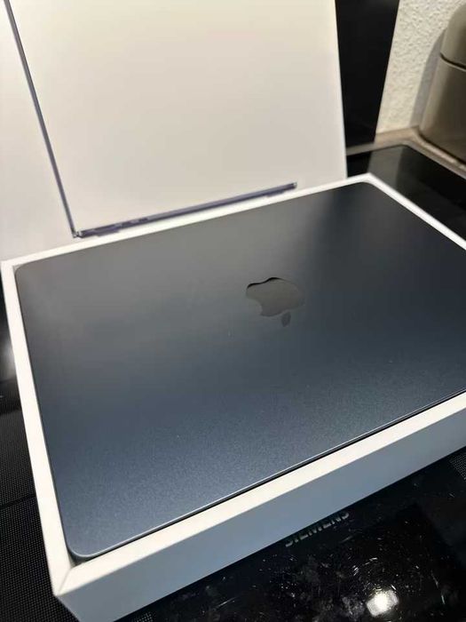 Macbook Air M2 13,6", 8 GB de RAM / 512 SSD