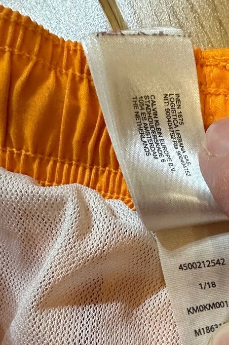 Помаранчеві плавальні шорти Calvin Klein розмір S