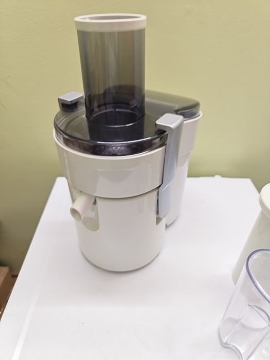 Liquidificadora / Centrífuga SilverCrest para fruta e legumes,