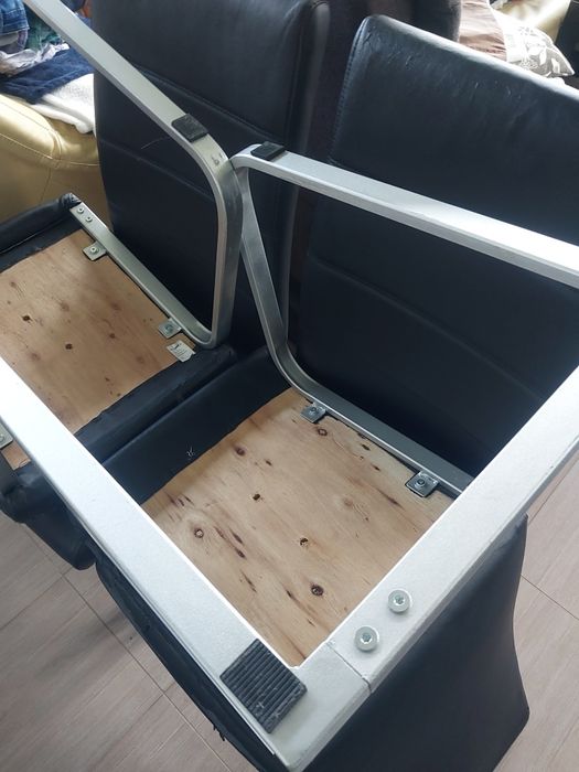 Stół szklany w zestawie z 4 krzesłami