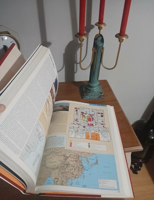 Atlas de Arqueologia - Grande Enciclopédia Portuguesa e Brasileira
