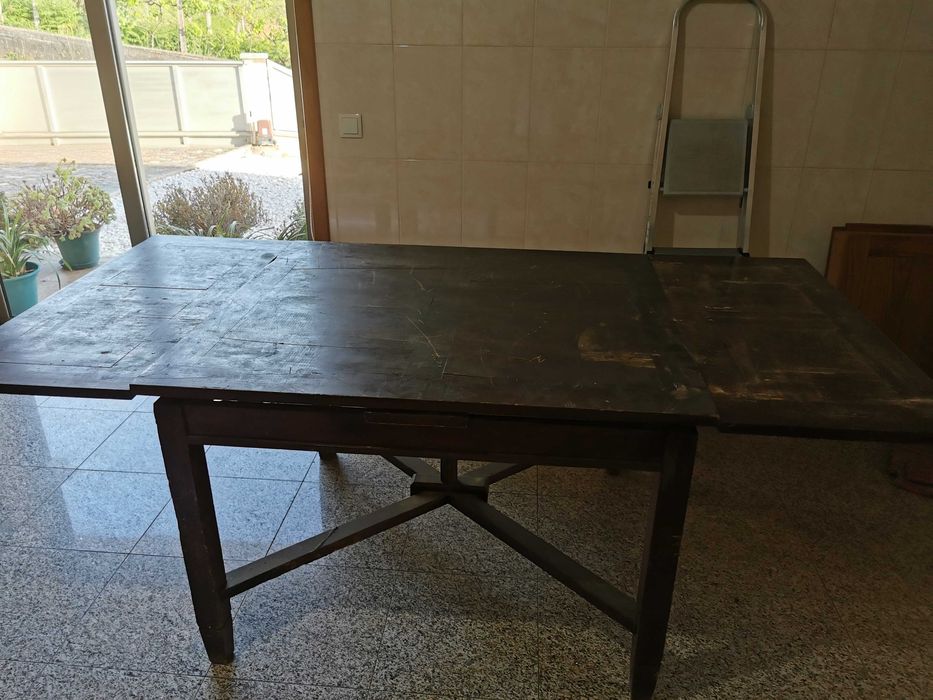 Mesa e cadeiras vintage64739303987329121