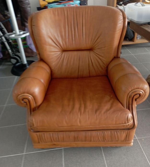 Poltrona pele castanho