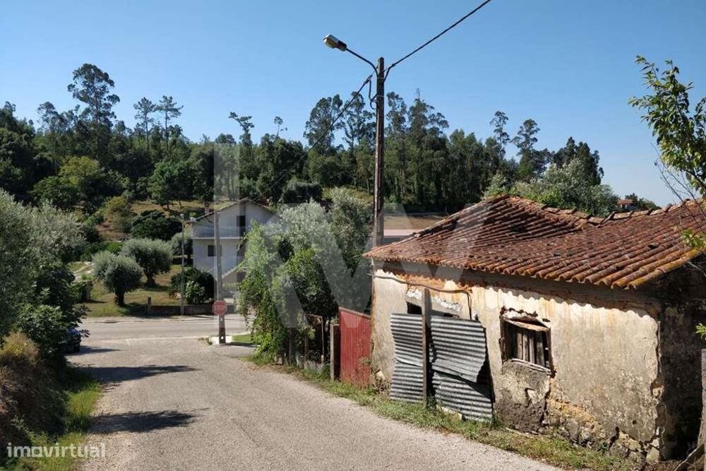 Terreno urbano para construção | 252m2 | entre Soure e Vila Nova de An