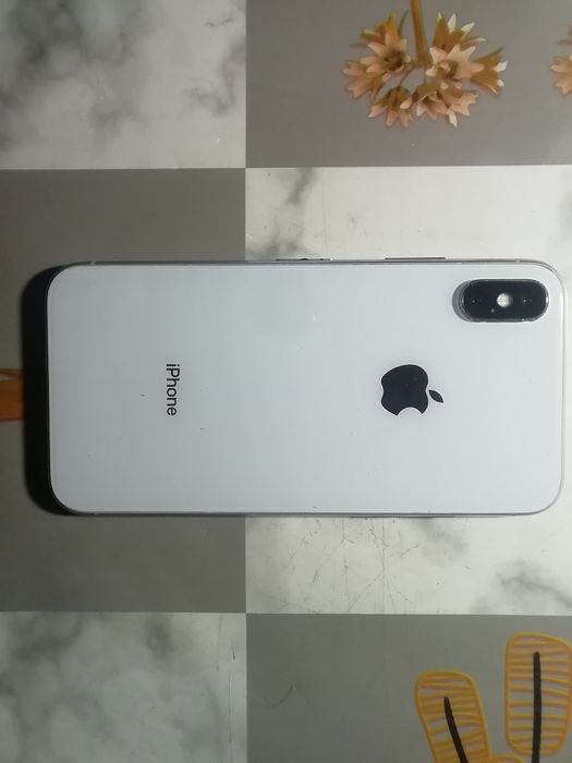 Айфон Х / 64 Гб.