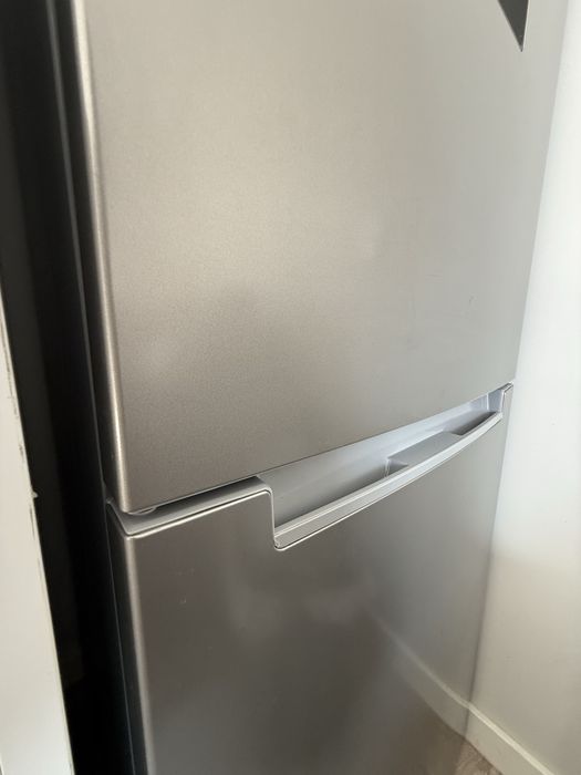 Frigorifico Kunft c/ dispensador de agua