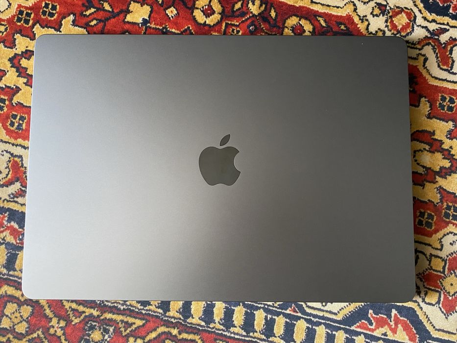Macbook air 15 m2 16/512gb