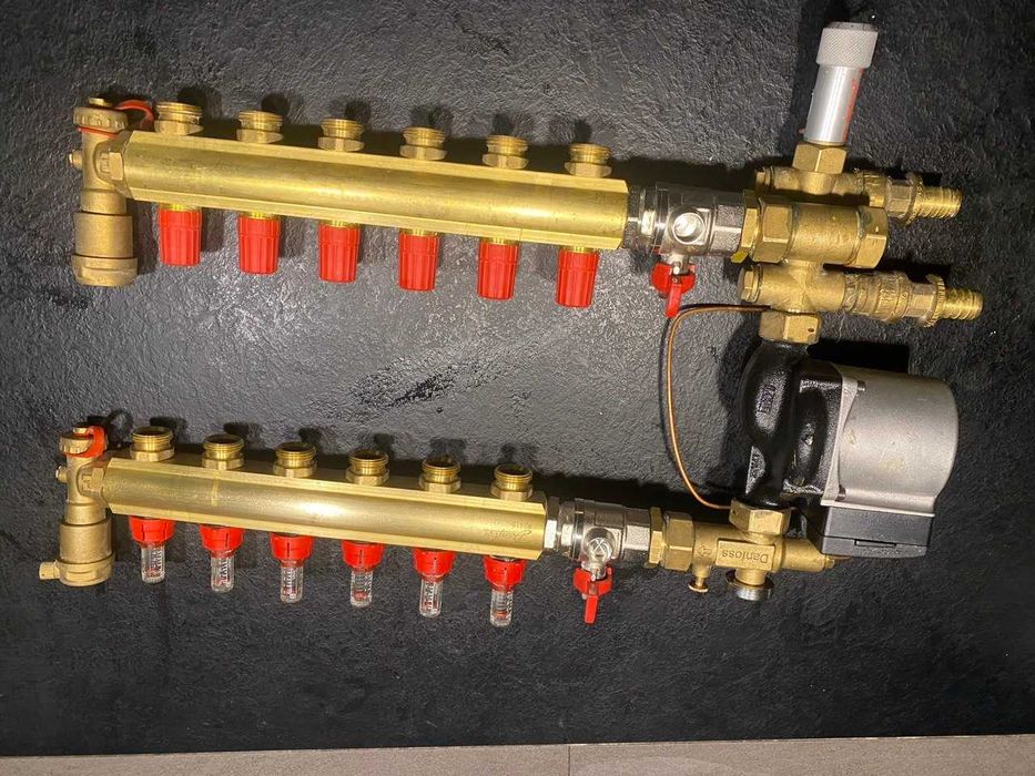 Коллектор Danfoss FHF в сборе с насосным узлом.