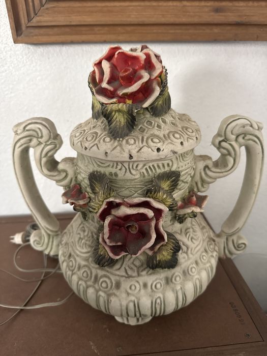 Peca decorativa em loiça