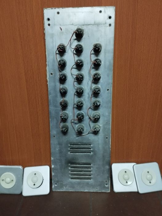 Painel intercomunicador/ campainha prédio