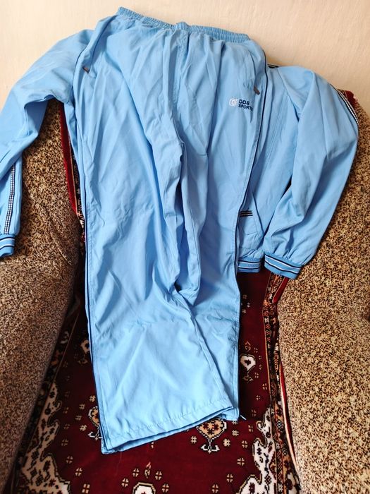 Продам костюм спортивний