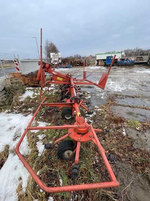 Przetrząsarka do siana Kuhn 6301