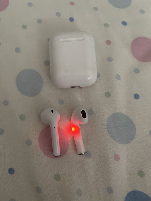 Fones bluetooth brancos