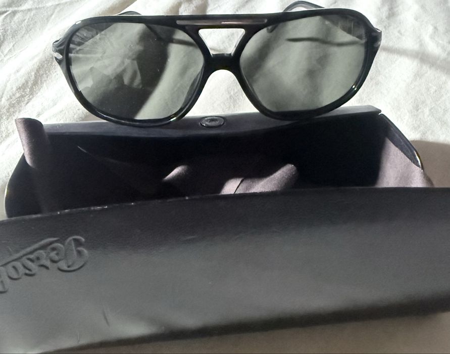 Oculos de Sol Persol como novos.