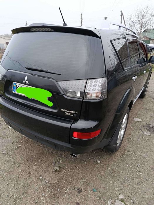 Продам автомобіль Mitsubishi Outlander XL