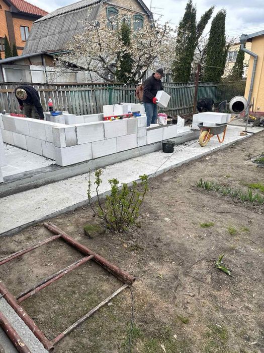 Всі будівельні , зовнішні та внутрені роботи.