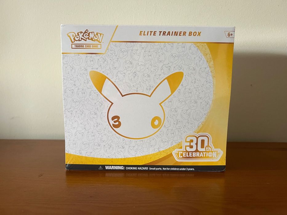 Pokémon 30th Celebration Elite Trainer Box