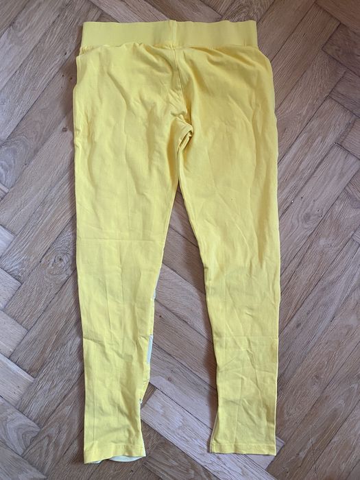 Żółte legginsy