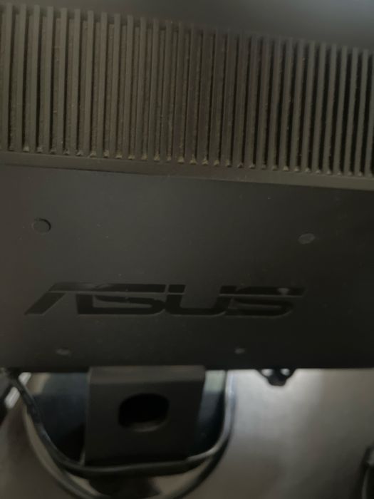 Vendo Monitor da marca Asus e o teclado da Marca Quilive.