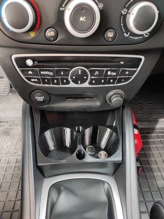 Підстаканники Renault Megane 3 різні варіанти.