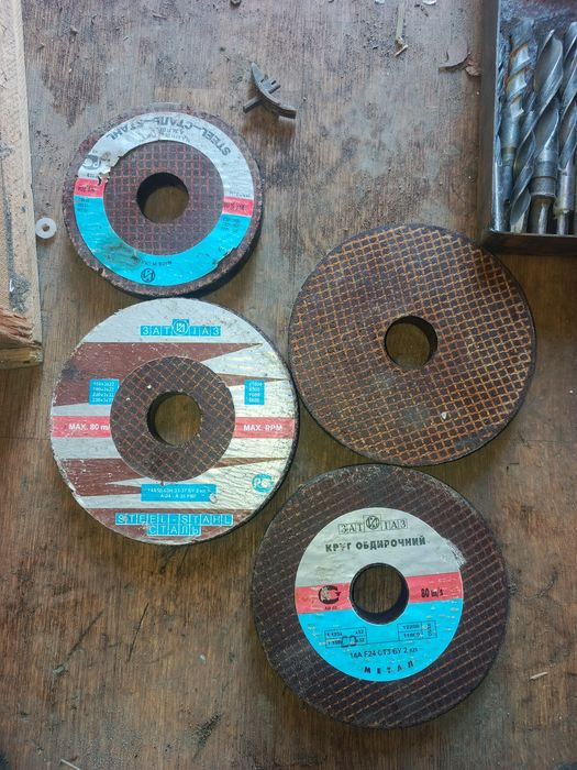 Продам  бакалитовие круги