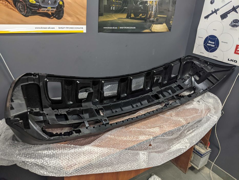 Бампер передній новий на Мерседес МЛ 163 з 2002 р.в. (рест)