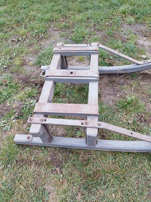 Санкі кіннські дубові. Терміново продаються